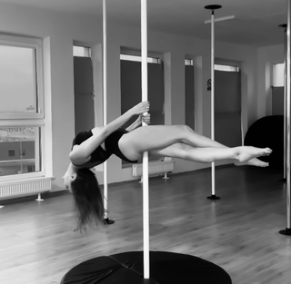 Anna Wendzikowska feet photo thumbnail