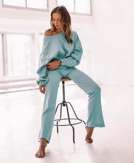 Anna Wendzikowska feet photo thumbnail