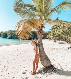 Anna Wendzikowska feet photo thumbnail