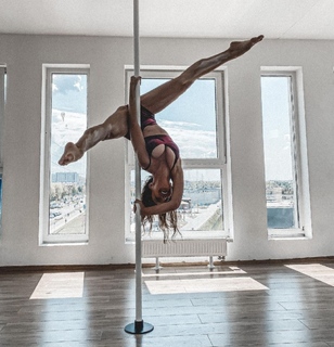 Anna Wendzikowska feet photo thumbnail