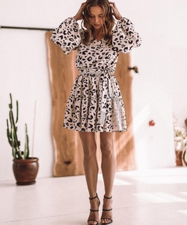 Anna Wendzikowska feet photo thumbnail