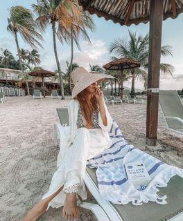 Anna Wendzikowska feet photo thumbnail