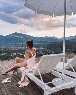 Anna Wendzikowska feet photo thumbnail