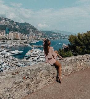 Anna Wendzikowska feet photo thumbnail