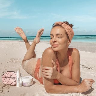 Anna Wendzikowska feet photo thumbnail