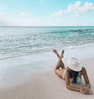 Anna Wendzikowska feet photo thumbnail