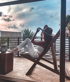 Anna Wendzikowska feet photo thumbnail