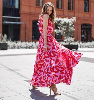 Anna Wendzikowska feet photo thumbnail