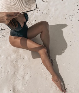 Anna Wendzikowska feet photo thumbnail