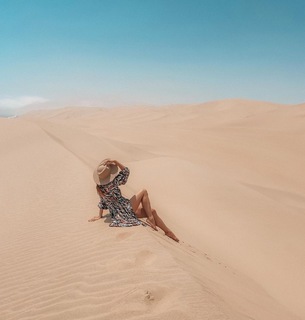 Anna Wendzikowska feet photo thumbnail