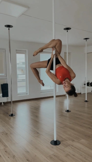 Anna Wendzikowska feet photo thumbnail