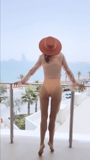 Anna Wendzikowska feet photo thumbnail