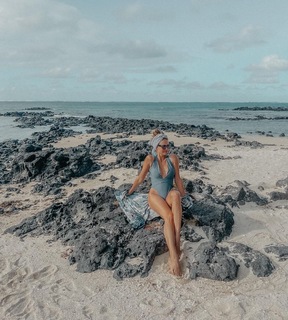 Anna Wendzikowska feet photo thumbnail