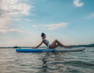 Anna Wendzikowska feet photo thumbnail