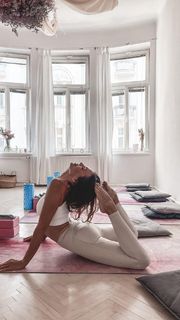 Anna Wendzikowska feet photo thumbnail