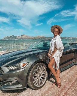 Anna Wendzikowska feet photo thumbnail