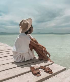 Anna Wendzikowska feet photo thumbnail