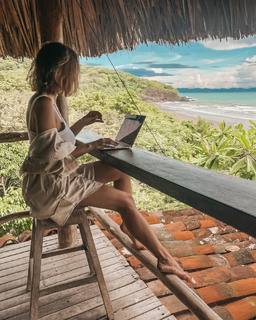 Anna Wendzikowska feet photo thumbnail