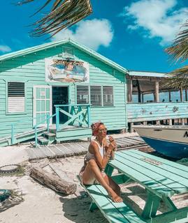 Anna Wendzikowska feet photo thumbnail