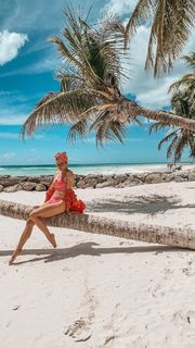 Anna Wendzikowska feet photo thumbnail