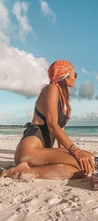 Anna Wendzikowska feet photo thumbnail