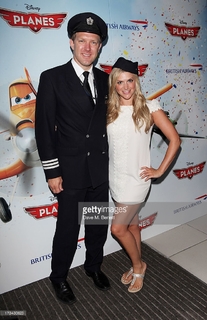 Anna Williamson feet photo thumbnail