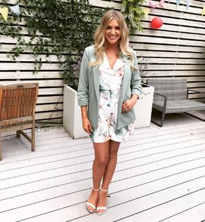 Anna Williamson feet photo thumbnail