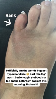 Anna Williamson feet photo thumbnail