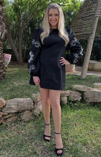 Anna Williamson feet photo thumbnail