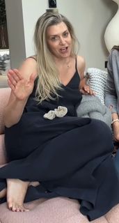 Anna Williamson feet photo 4