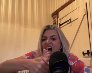 Anna Williamson feet photo 10