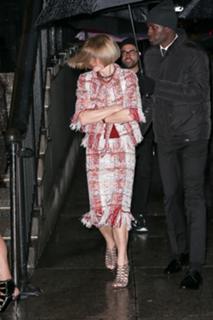 Anna Wintour feet photo 8