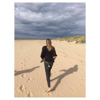Anna Woolhouse feet photo 8