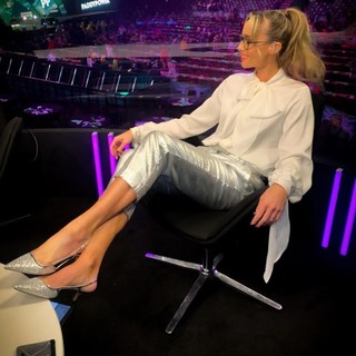 Anna Woolhouse feet photo 14