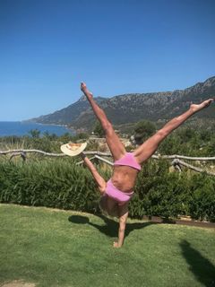 Anna Woolhouse feet photo 8