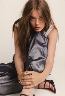 Anna Zak feet photo thumbnail