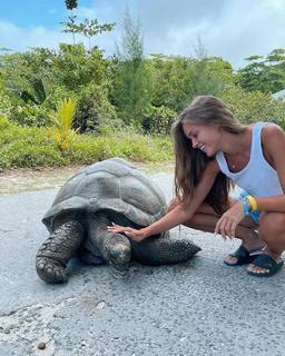 Anna Zak feet photo thumbnail