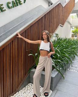 Anna Zak feet photo thumbnail