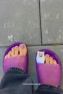 Anna Zak feet photo thumbnail