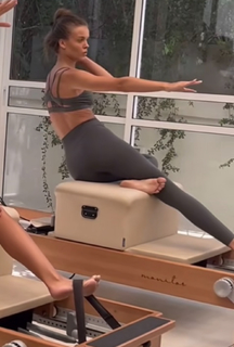 Anna Zak feet photo thumbnail