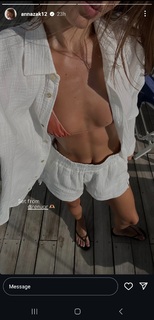 Anna Zak feet photo thumbnail