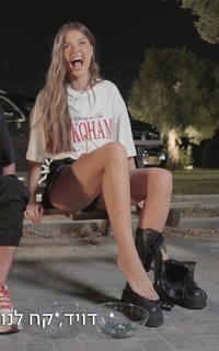 Anna Zak feet photo thumbnail