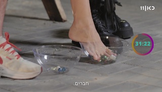 Anna Zak feet photo thumbnail