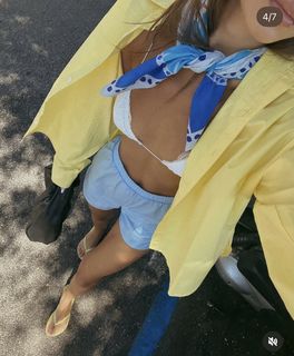 Anna Zak feet photo thumbnail