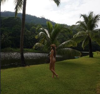 Anna Zak feet photo thumbnail