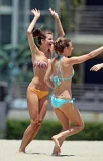AnnaLynne McCord feet photo thumbnail