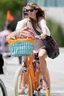 AnnaLynne McCord feet photo thumbnail