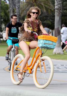 AnnaLynne McCord feet photo thumbnail