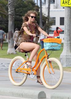 AnnaLynne McCord feet photo thumbnail