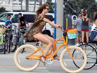 AnnaLynne McCord feet photo thumbnail